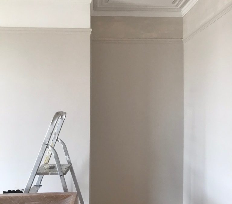 SHOULD YOU PAINT ABOVE THE PICTURE RAIL?