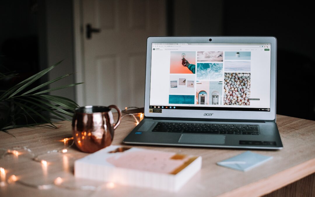 EIGHT GOOD REASONS TO START A BLOG